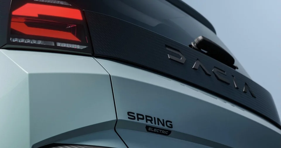 La nouvelle Dacia Spring n'est plus une voiture électrique chinoise taxée par l’Europe