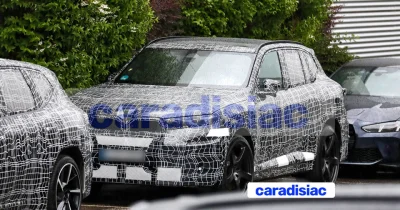 Toujours plus de puissance pour les SUV électriques de BMW. La marque munichoise prépare le BMW iX5 M qui devrait développer jusqu’à 700 ch.