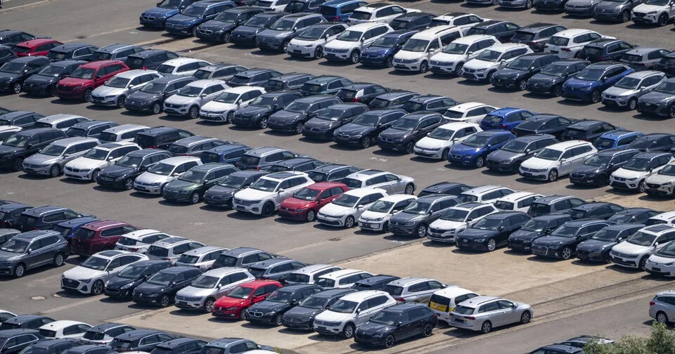 "On joue avec le feu" : pourquoi le moteur de l’économie automobile menace de caler