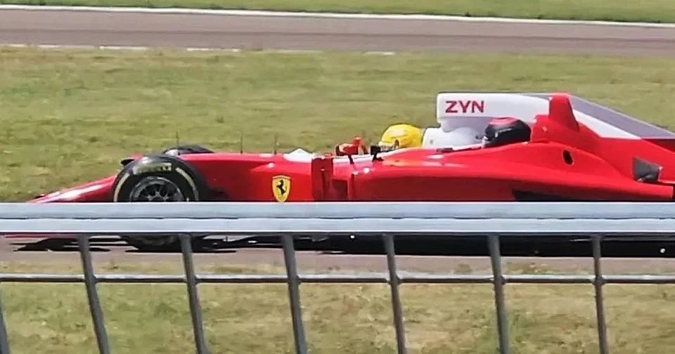 Vous devrez être l'un des meilleurs clients de Ferrari pour que Lewis Hamilton vous fasse peur dans une vraie Formule 1
