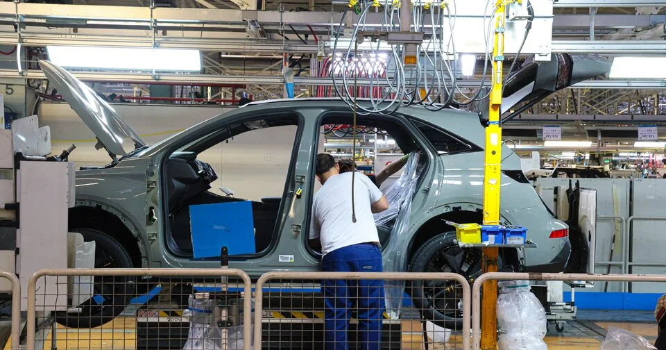 Appels à la grève et malaises : les usines automobiles en surchauffe en raison de la canicule