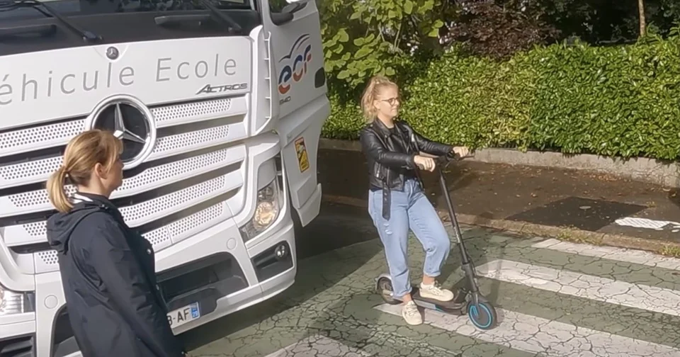 Comment mieux comprendre les angles morts des camions, ce danger permanent sur la route