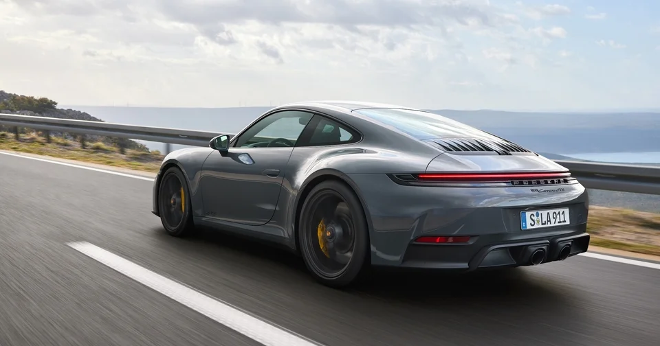 La Porsche 911 serait la voiture la moins décevante du marché (en tout cas au début)
