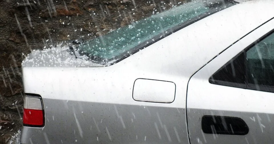 Grêle sur la carrosserie: pour l'assurance, le temps joue contre vous