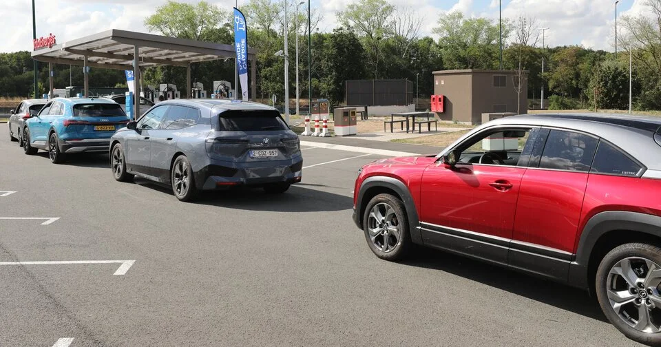Le guide de survie en électrique sur la route des vacances