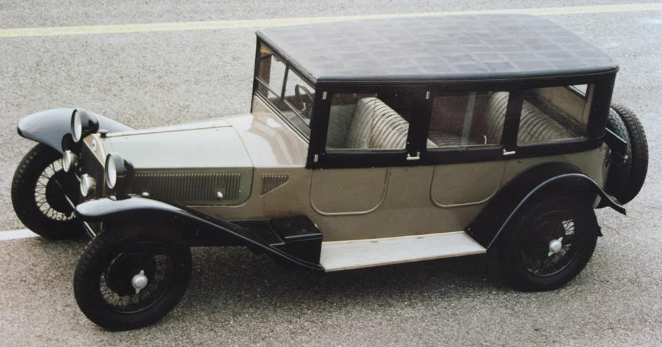 Lancia Lambda : une coque sur la route
