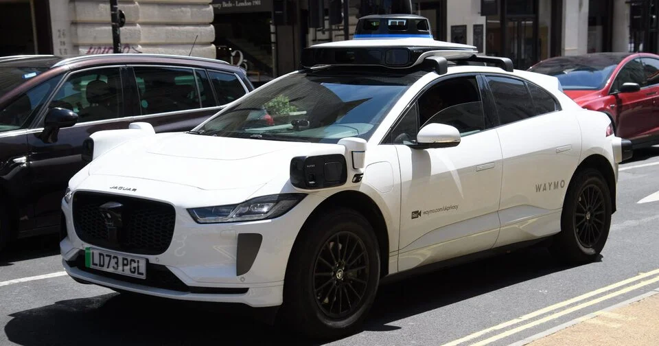 Les robotaxis de Google débarquent discrètement à Paris