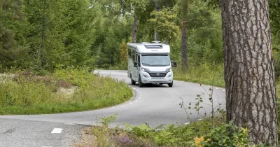 Il prend tous les risques en camping-car pour fuir la police et tient plus de 20 kilomètres