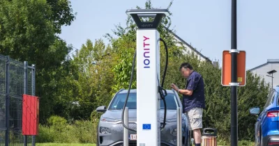 Voiture électrique : Gagnez de l'argent en libérant les bornes de recharge rapidement 