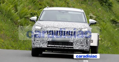 Skoda investit de plus en plus dans l’électrique, mais la marque reste fidèle à ses véhicules thermiques. La preuve en images avec le restylage du SUV Skoda Kodiaq.