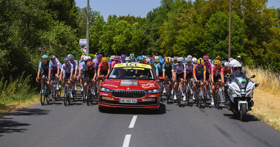 Sueur froide à 80 km/h : Caradisiac a suivi la formation des pilotes du Tour de France
