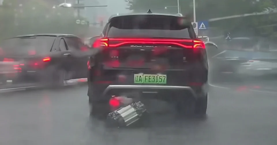 Cette BYD promène l’un de ses deux moteurs sous ses roues