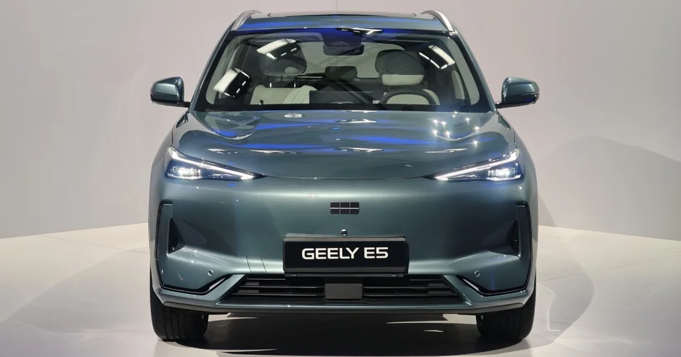 À 299 €/mois « seulement », le nouveau SUV chinois Geely E5 est-il réellement une bonne affaire ?