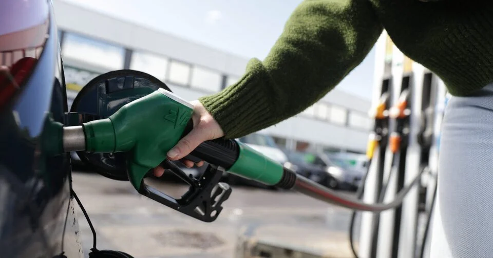 Face aux prix des carburants, l’État accorde un sursis pour bénéficier de l’aide « grands rouleurs »