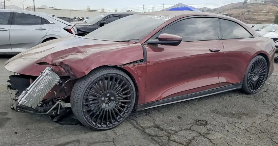 Shaquille O’Neal a-t-il déjà cassé sa Lucid Air Coupé après moins de 5000 km ?