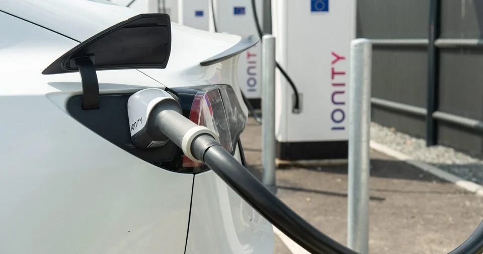 Tout ce qui change à partir du 1er août pour les automobilistes : faut-il vraiment s’inquiéter de ces nouveautés ?