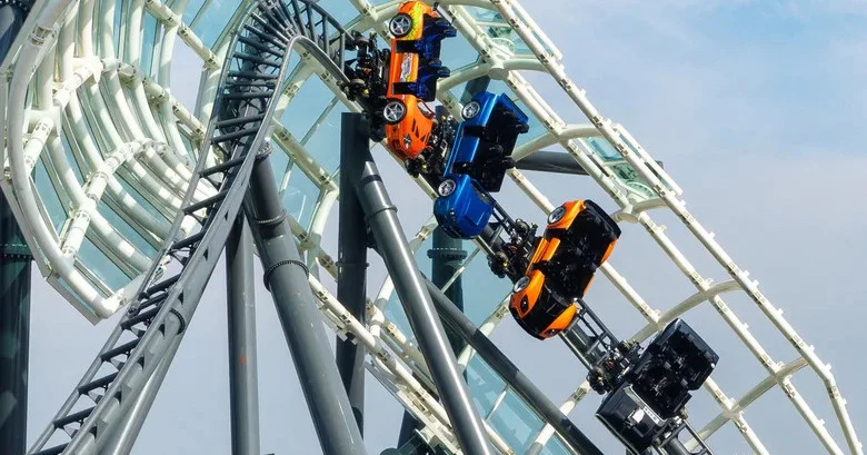 Les gens s’amusent tellement sur l’attraction Fast & Furious que les voisins n’en peuvent plus