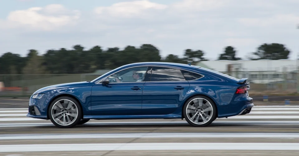 306 km/h en Audi RS7: comme un avion sans aile
