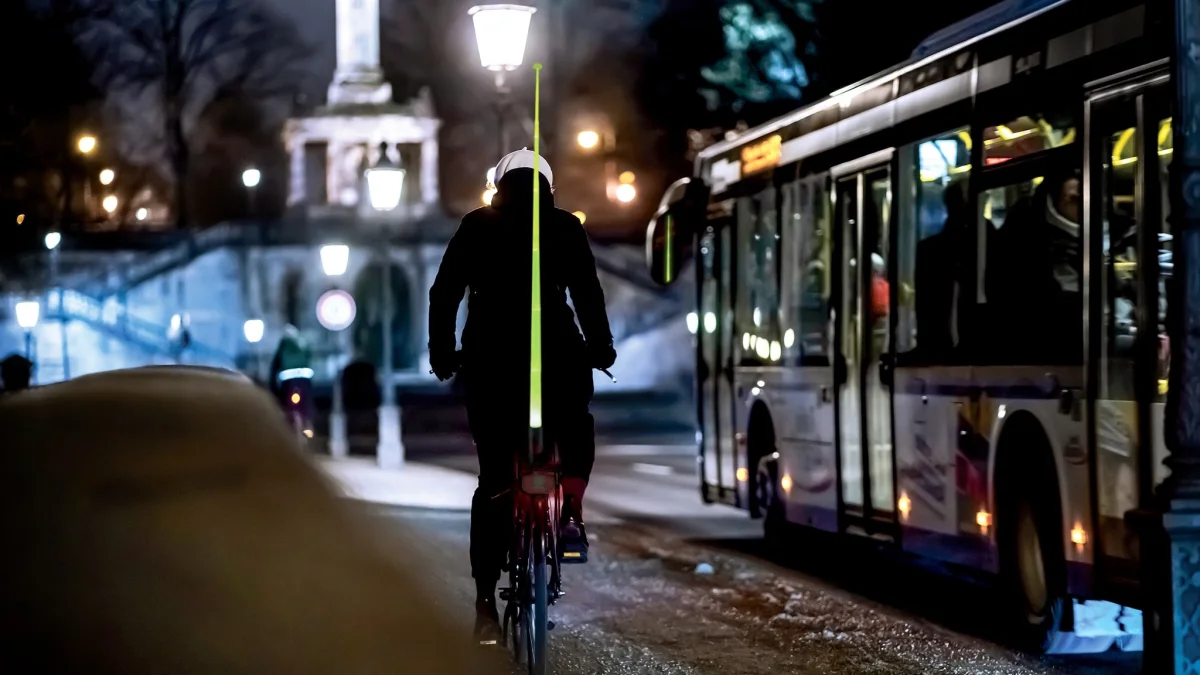 Un sabre laser qui jaillit à 2 mètres derrière votre vélo : voici le Hi-Tail