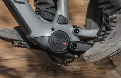 Course aux watts en VTT électrique : Avinox justifie sa surenchère, la majorité des pilotes n’en fera rien