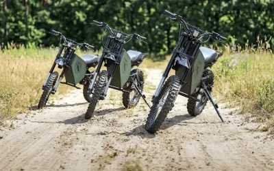 Silencieuse et presque invisible… cette moto électrique vient d’être officiellement adoptée par l’armée ukrainienne
