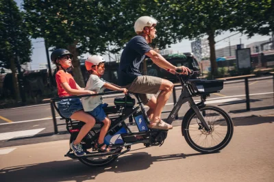 « Ils ont été pris d’assaut » : les vélos longtails électriques en libre-service sont un vrai succès !