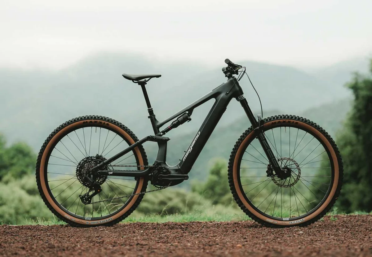 Batterie 800 Wh et moteur DJI… Megamo casse les codes avec son nouvel enduro électrique