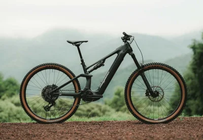 Batterie 800 Wh et moteur DJI… Megamo casse les codes avec son nouvel enduro électrique