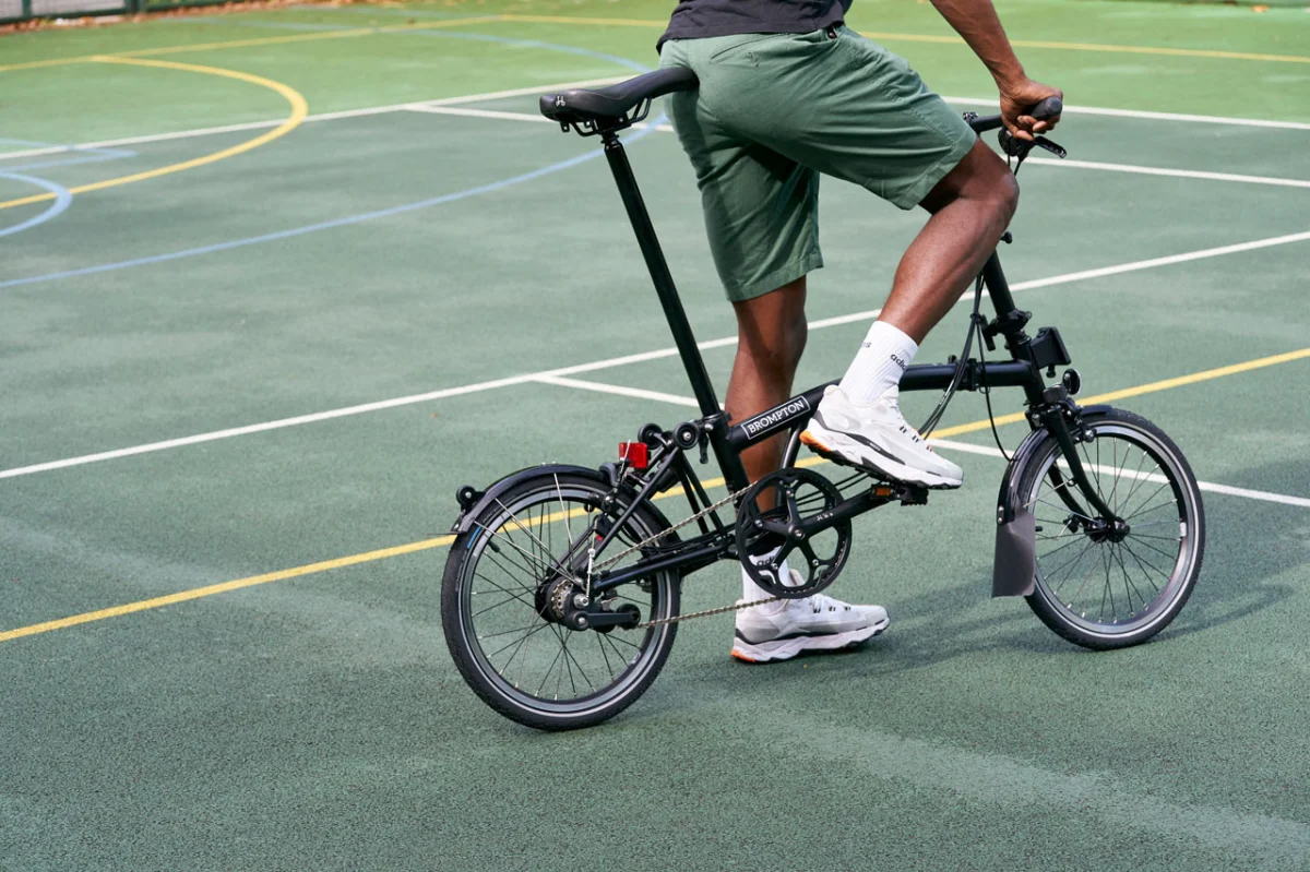 Decathlon entre chez Brompton : pourquoi ce partenariat pourrait tout changer pour le roi du vélo pliant