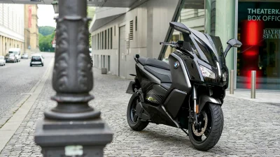 Pourquoi BMW rappelle près de 5000 scooters électriques en France