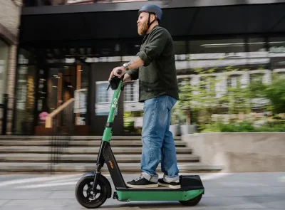 Après Paris et Madrid, cette autre grande ville européenne bannit les trottinettes en libre-service