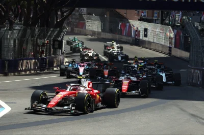 Pourquoi Hamilton n’a pas les mêmes problèmes de freins que Leclerc chez Ferrari