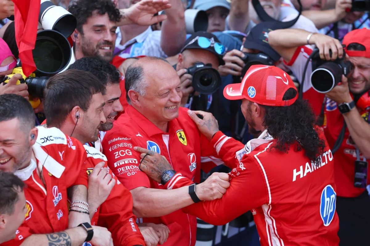 Hamilton signe sa première victoire avec Ferrari au terme d’un thriller stratégique à Barcelone