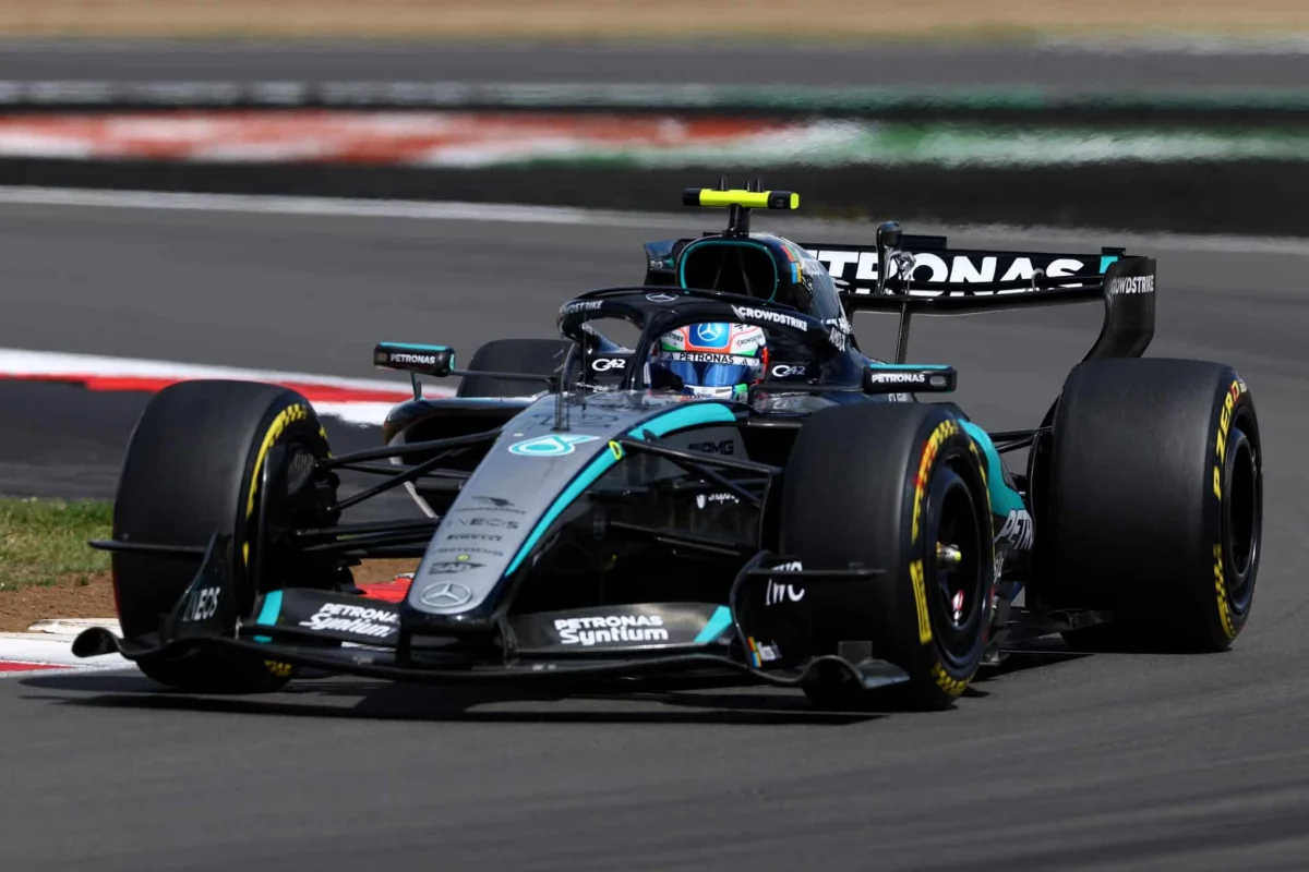 Mercedes face à un problème qui pourrait lui coûter le titre