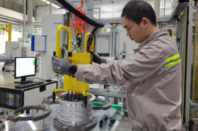 ZF va garder ses moteurs électriques au prix de licenciements