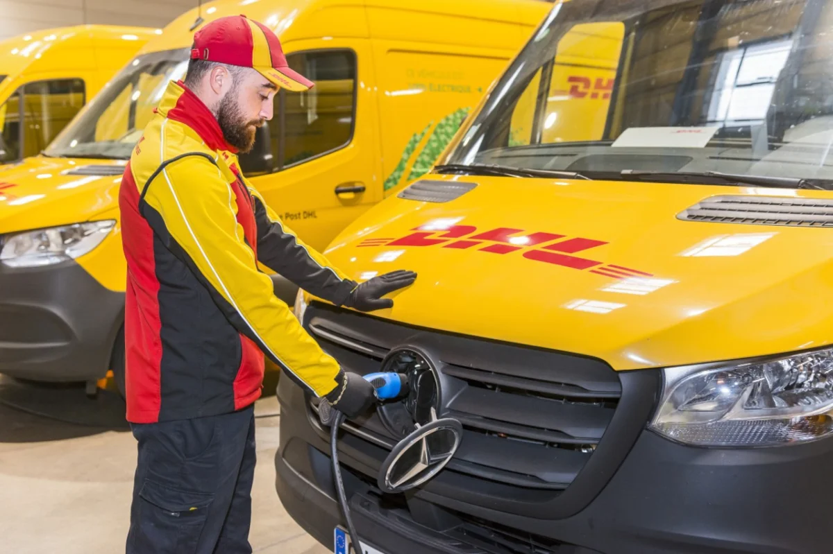 DHL Express vise 100 % d’utilitaires électriques d’ici à fin 2026