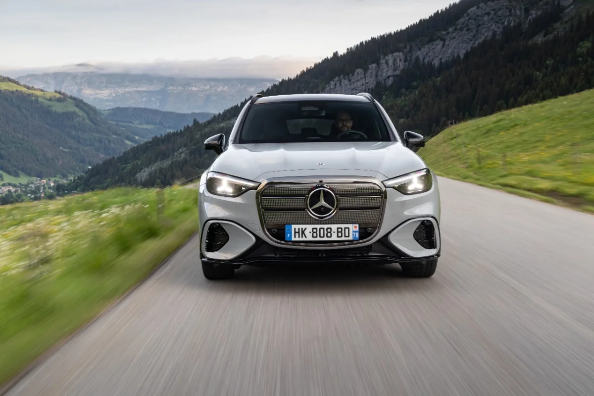 Mercedes-Benz anticipe des revenus en baisse pour 2026