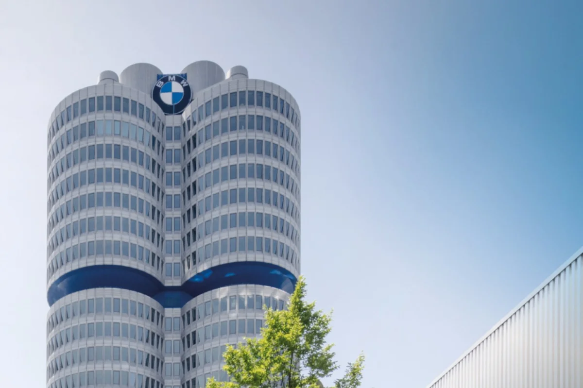 Le groupe BMW veut tailler dans ses effectifs face à la chute de ses bénéfices
