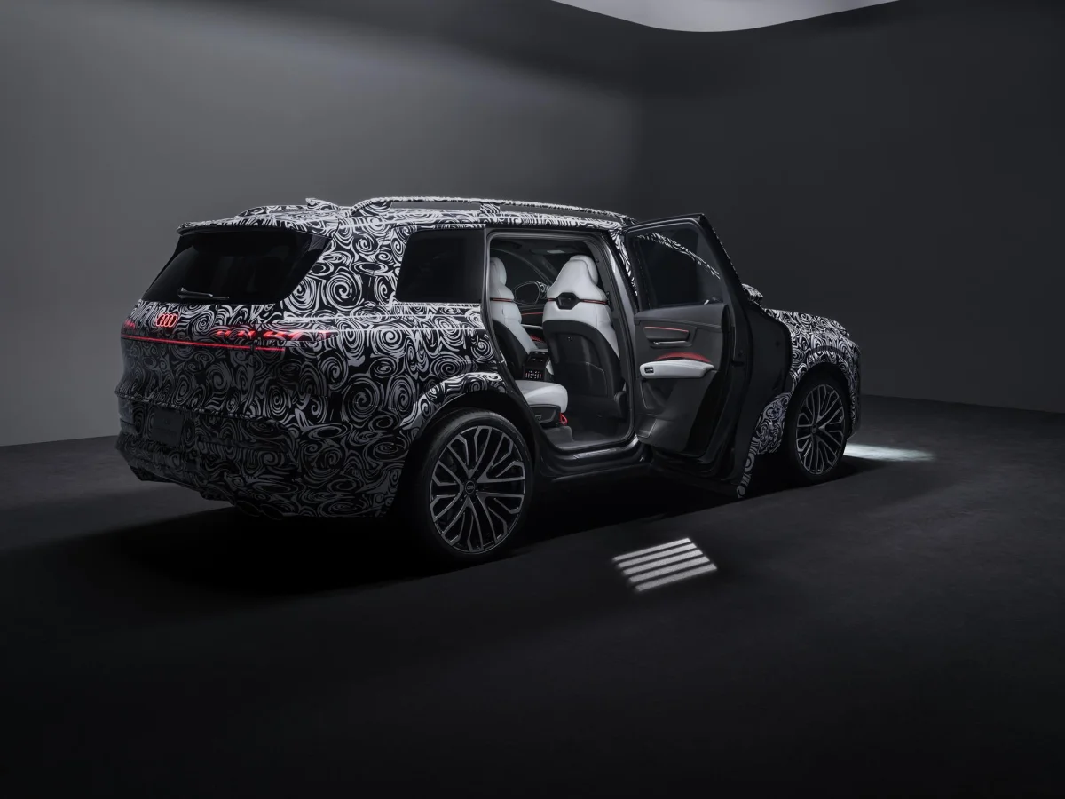 Audi Q9 : premières images de l’habitacle du futur grand SUV à sept places