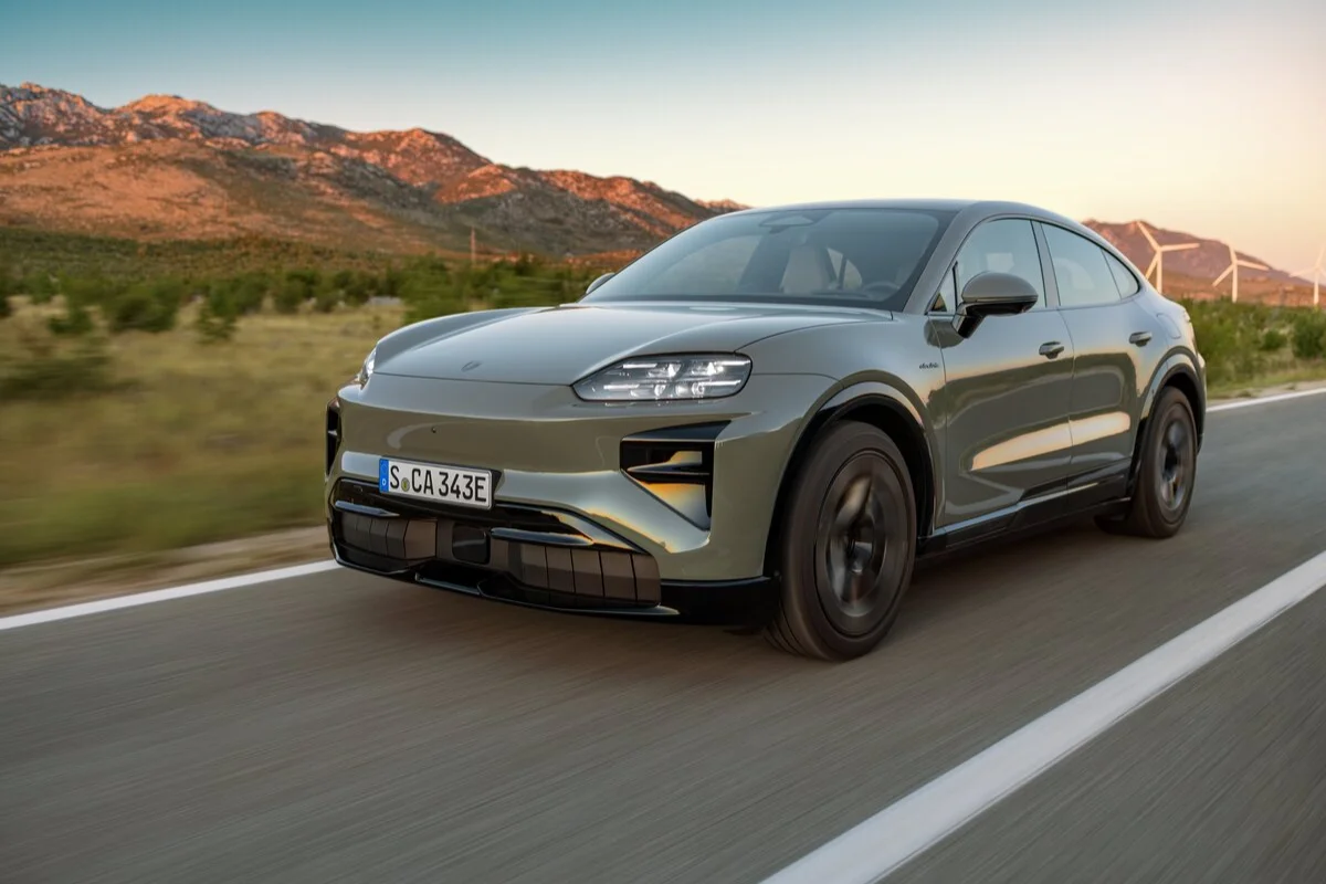 Porsche taille dans ses effectifs pour survivre au choc auto