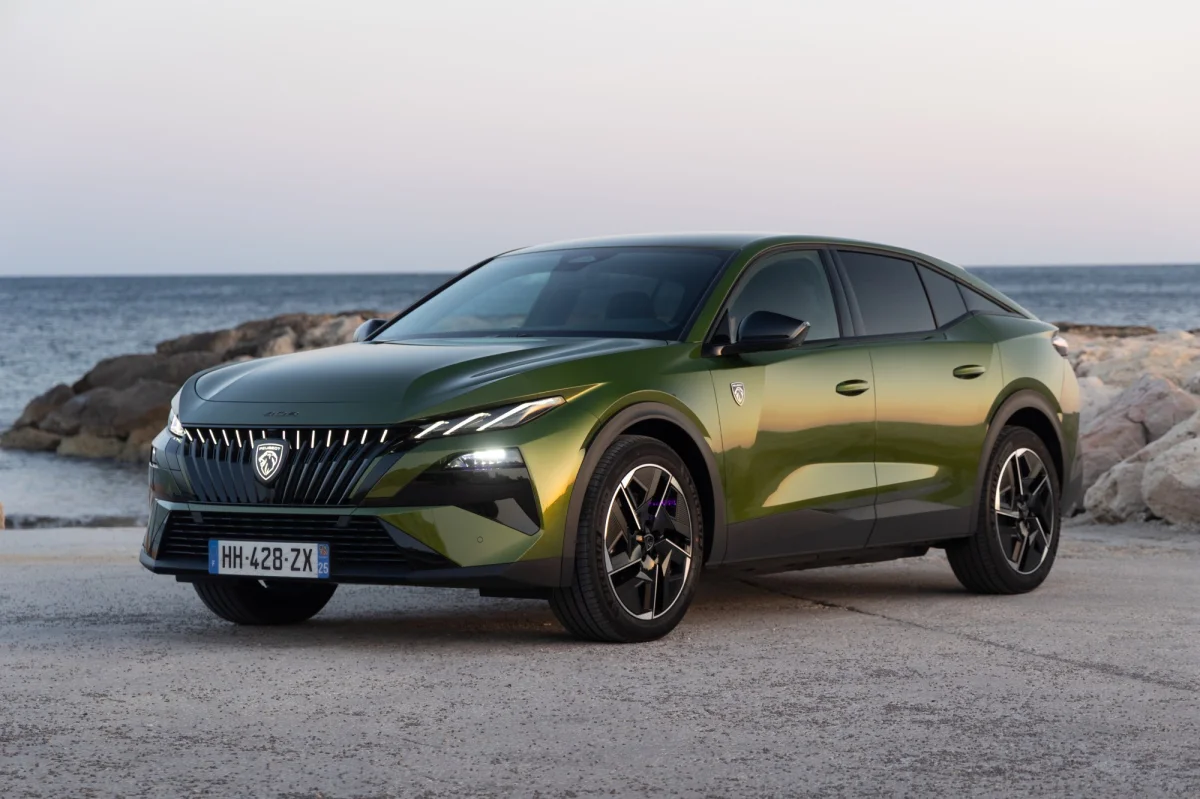 Essai Peugeot e-408 de 213 ch