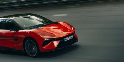 Lotus freiné par les batteries en Europe