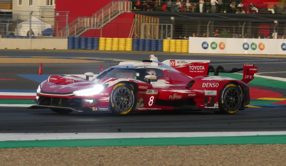 24 Heures du Mans 2026 H+8 : la tuile pour la BMW #15