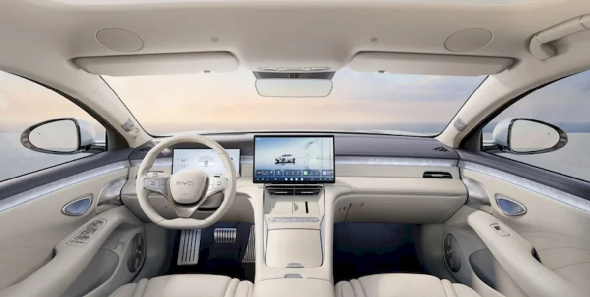BYD Seal 08 : berline électrique à 900 km d’autonomie