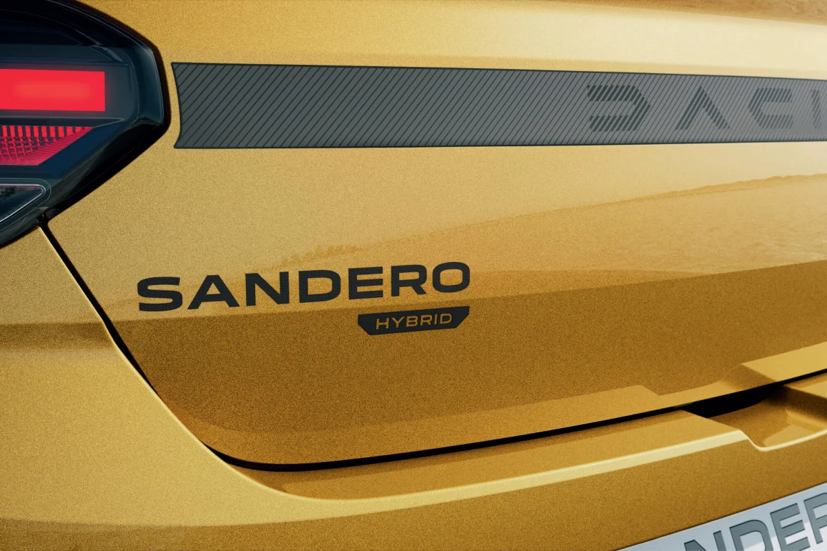 Dacia Sandero full hybrid : une nouvelle rivale pour la Renault Clio E-Tech avec un prix sous les 20 000 euros