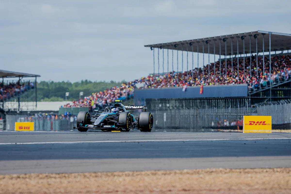Kimi Antonelli décroche la pole position de Silverstone 2026 en Formule 1