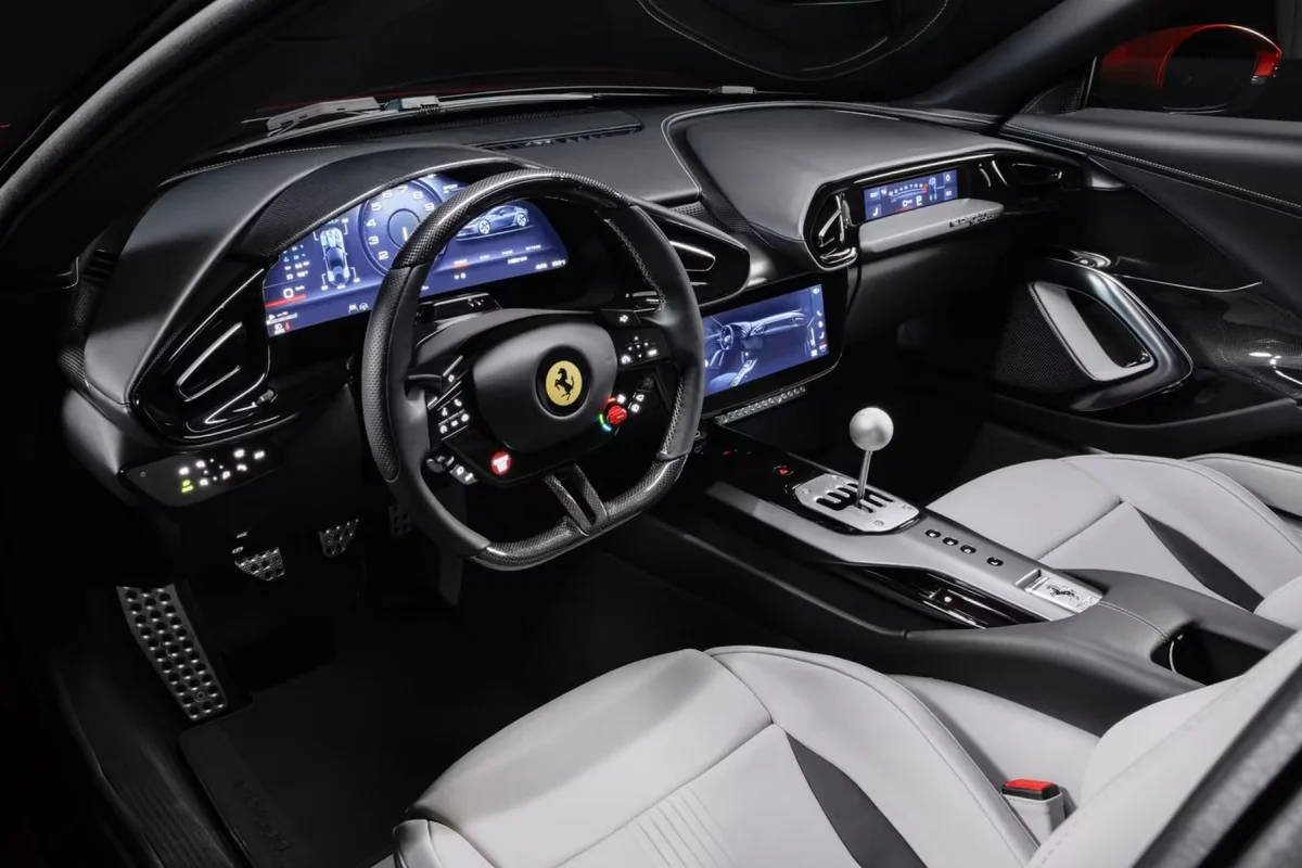Ferrari 12 Cilindri Manuale : un retour aux sources sophistiqué