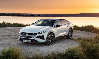 Peugeot e-408 : ce que vaut vraiment la berline électrique, essai