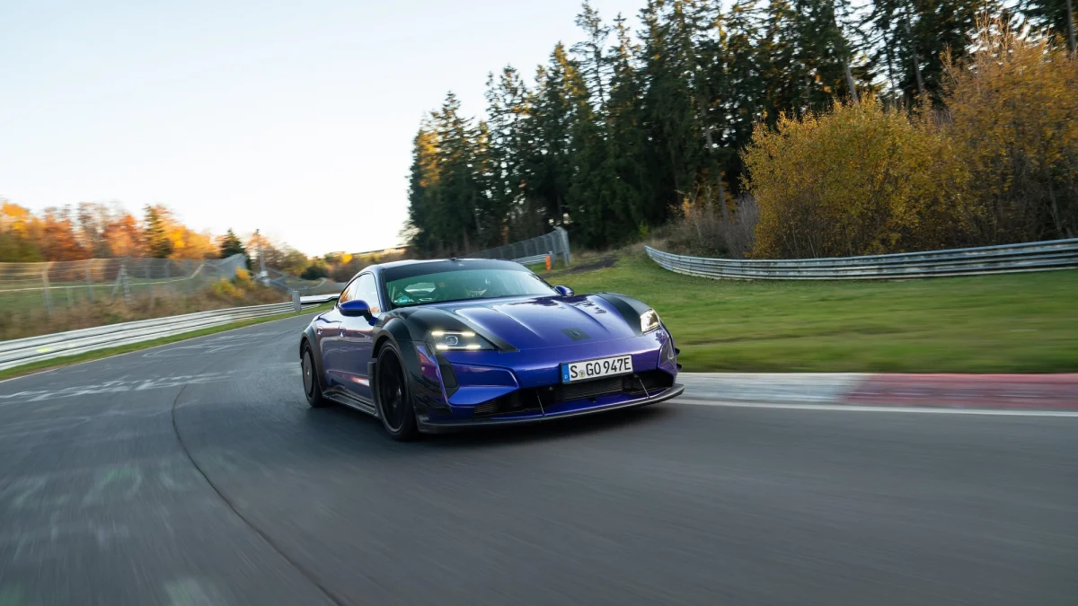 Porsche Taycan Turbo GT : 6:55.533, un nouveau règne électrique au Nürburgring (vidéo)