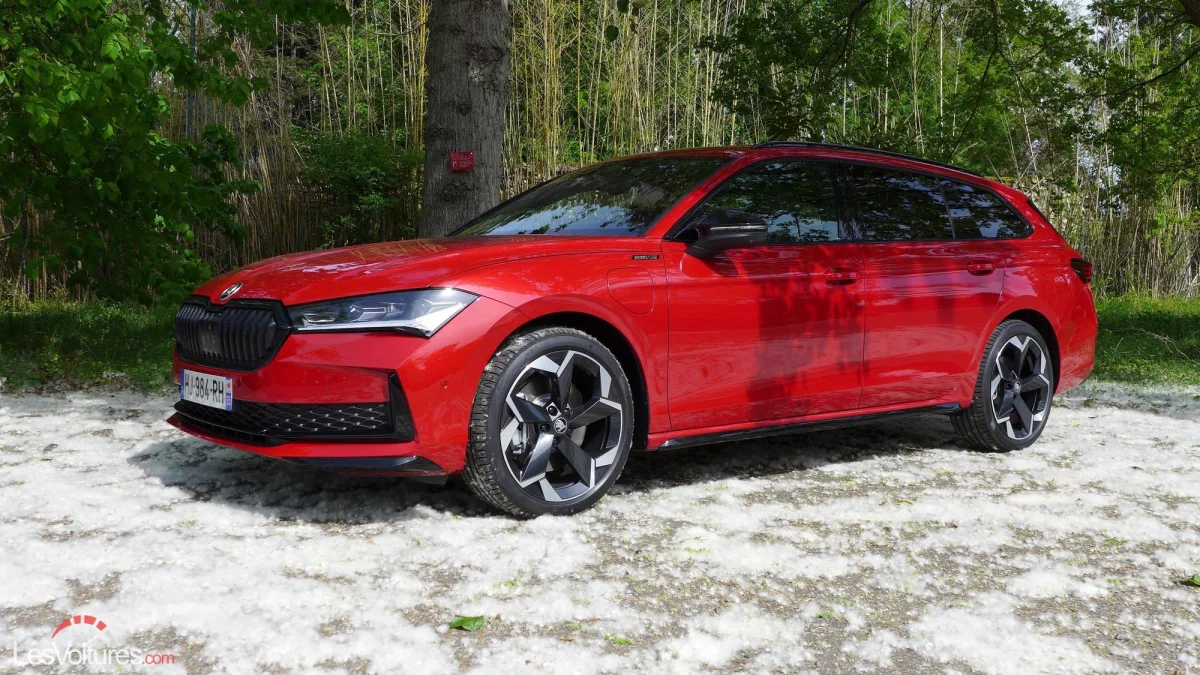Skoda Superb Combi iV 1.5 TSI Hybrid : jusqu’où peut aller un break PHEV en ville ?